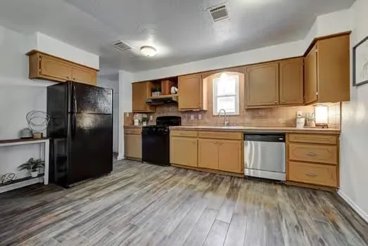 2124 Marshall Drive, photo 3 of 12
