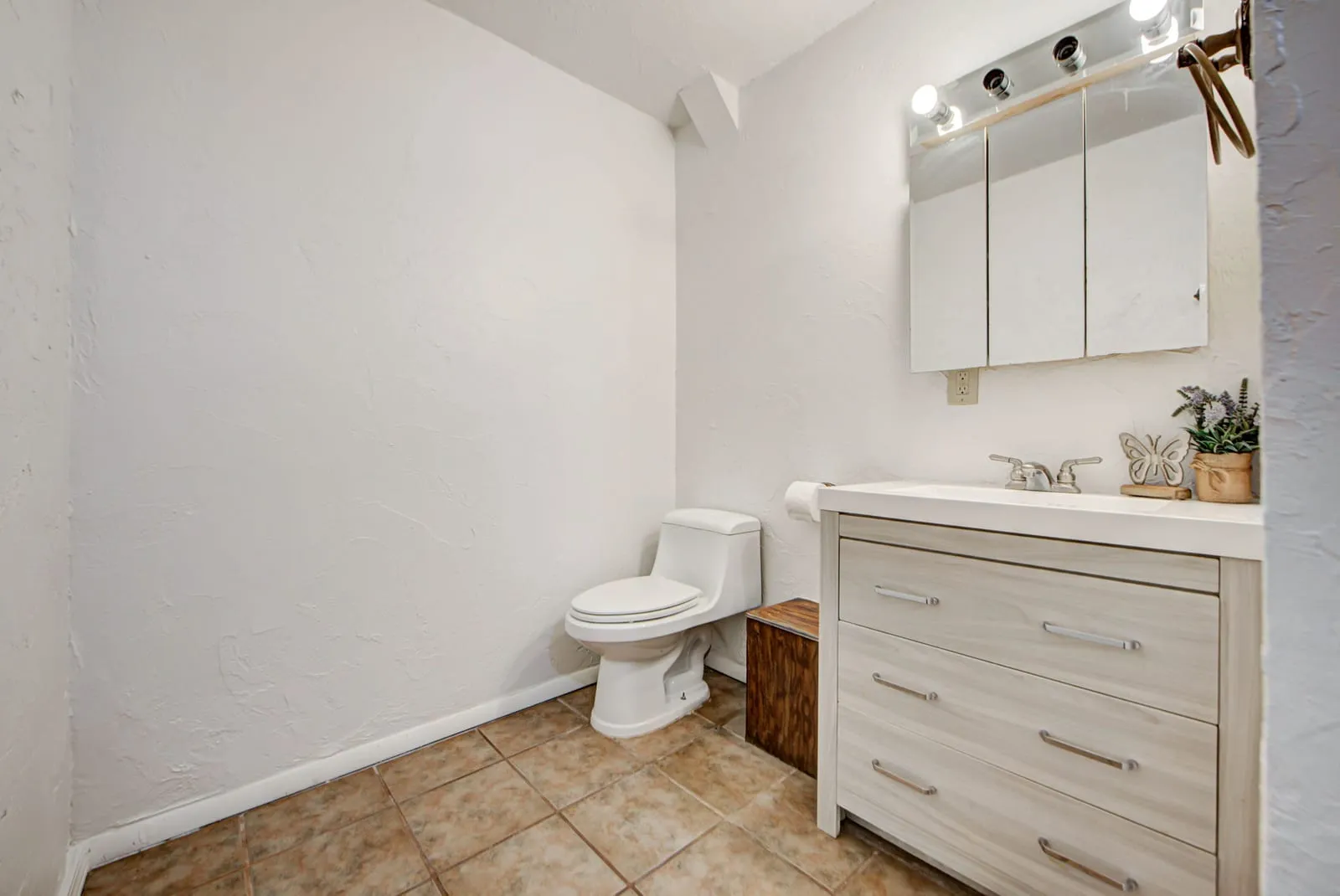 2124 Marshall Drive, photo 6 of 12