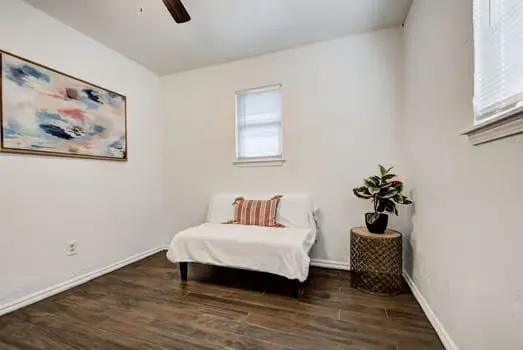 2124 Marshall Drive, photo 7 of 12